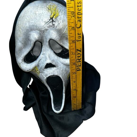 2013 Scream Mask Ghost Face Zombie  Mask Fun World  Halloween Mask - Picture 3 of 9